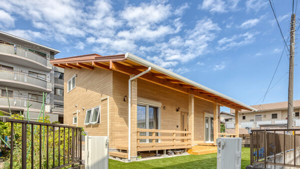 家族の笑顔が似合う、山小屋をイメージした住まい